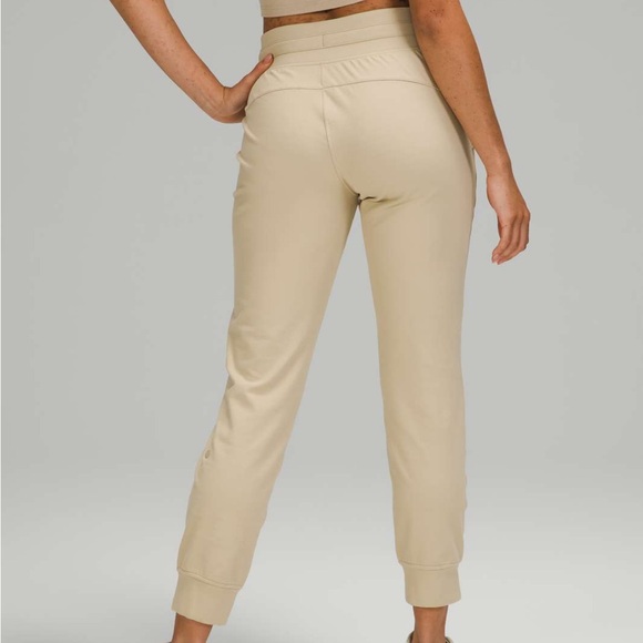 Lululemon ready to rulu joggers - Picture 3 of 3